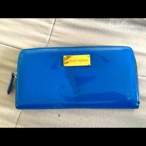 Steve Madden zip wallet